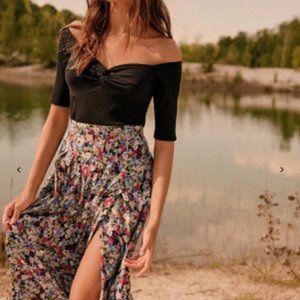 SEZANE SKIRT. NWOT. SIZE 34.